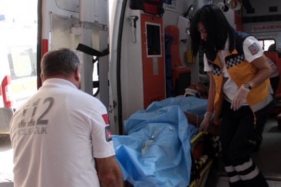 Adana Seyhan'da Tesisat Döşeyen Elektrikçi Akıma Kapılarak Yaralandı