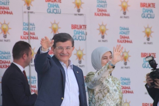 Başbakan Davutoğlu, Osmaniye'de yaptığı konuşmada Bahçeli'yi yuhalatmadı ve önemli mesajlar verdi.