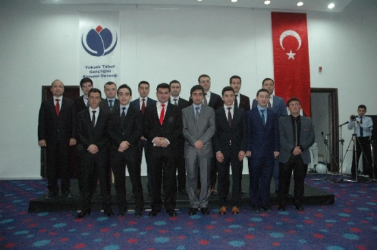 İhlas Vakfı Ömer Derin Yükseköğrenim Erkek Öğrenci Yurdu'nda 14 Mezun Kutlandı