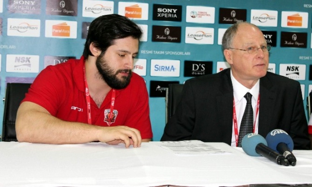 Eskişehir'de NSK Eskişehir Basket, Royal Halı Gaziantep'i 92-81 Yendi