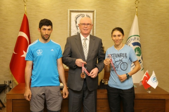 Eskişehir Odunpazarı'nda Sporcularla Bir Araya Gelen Başkan Kurt Destek Sözü Verdi