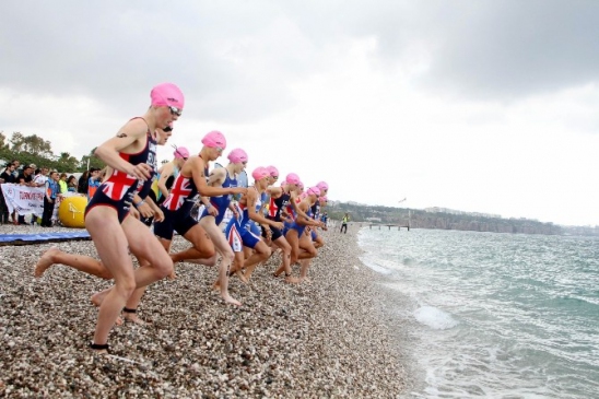 Antalya'da 6. Uluslararası ETU Avrupa Kupası ve Ulusal Triatlon Yarışları İle 85 Sporcu Mücadele Ediyor