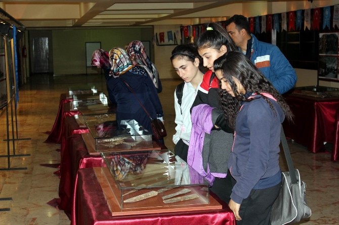 Erzincan'da Gençlere Yönelik "Çanakkale Bir Hilal Uğruna" Programı Yapıldı