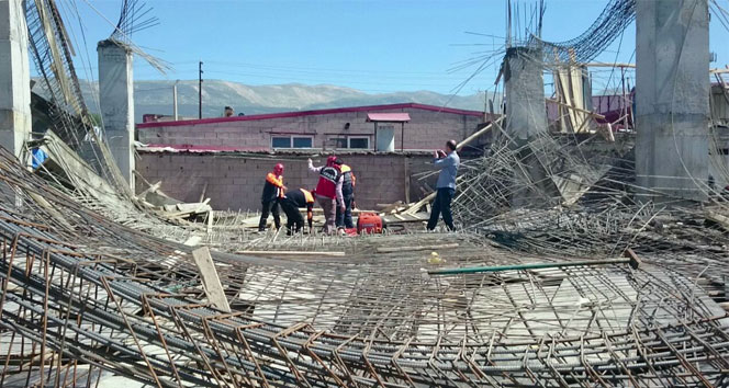 Kahramanmaraş'ta İnşaat Göçüğünde 5 İşçi Yaralandı, 3 Kişi Enkaz Altında Kaldı