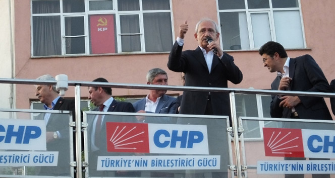 Balıkesir Burhaniye'de Kılıçdaroğlu, Vatandaşlara CHP'ye Oy Vermelerini İstedi