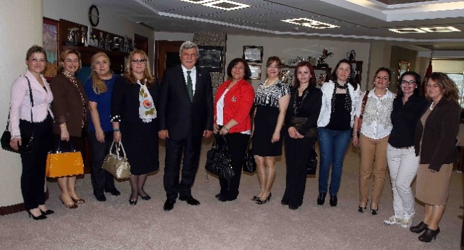 Kocaeli Büyükşehir Belediye Başkanı Karaosmanoğlu, İş Kadınları Derneği'ni Ağırladı