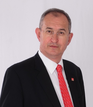 Atila Sertel, İzmir'de YSK'nın Kararını Eleştirdi