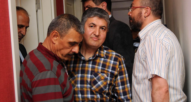 Adana'da MİT TIR'larının Durdurulmasıyla İlgili Soruşturma Kapsamında 2 Savcı Gözaltına Alındı