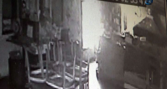 Hatay Arsuz'da Restoranda Hırsızlık Yapan Suriyeli Sığınmacı Güvenlik Kameralarına Yakalandı