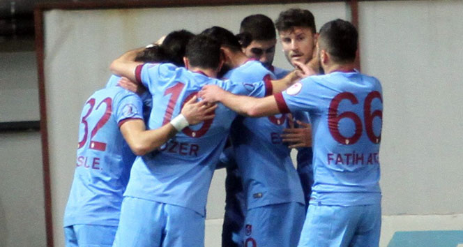 Trabzonspor'da Ersun Yanal, Takıma Terapi Uyguluyor