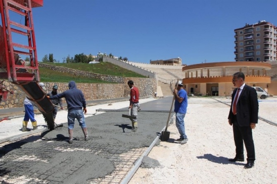 Mersin Toroslar'da Ünlü Sanatçı Kubat ve Folklorama 15-17 Mayıs'ta Konser Düzenleyecek
