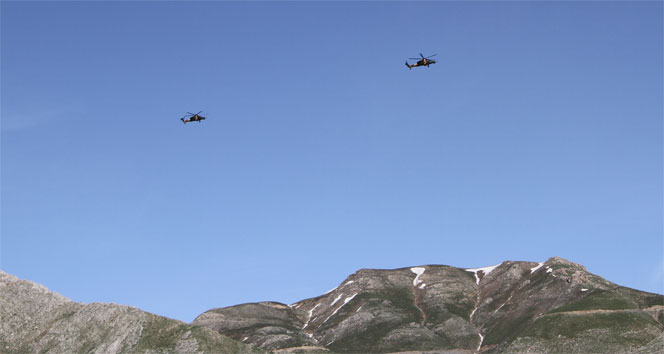 Bitlis'te Başbakan Davutoğlu'nu ATAK Helikopterleri Korudu