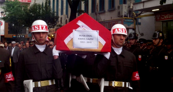 Sakarya Adapazarı'nda Kıbrıs Gazisi Musa Önal Son Yolculuğuna Uğurlandı