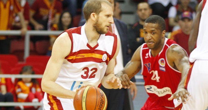 Galatasaray Liv Hospital, Ankara'da Rönesans TED'e Yenildi ama Play-Off’a Kalmayı Başardı