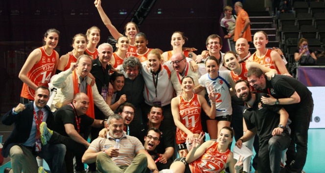 Eczacıbaşı VitrA, Zürih'te Volero'yu 3-1 yenerek finale çıktı