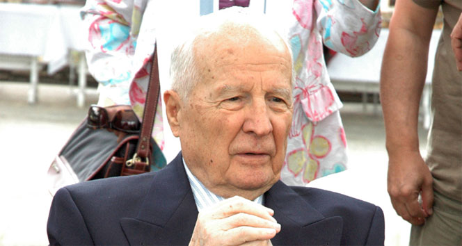 Kenan Evren, Manisa Alaşehir'de Doğdu ve 7. Cumhurbaşkanı