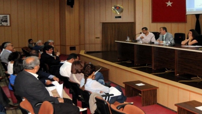 Mersin Akdeniz Belediyesi, Karaduvar Mahallesi'ndeki parka Yaşar Kemal adı verildi.