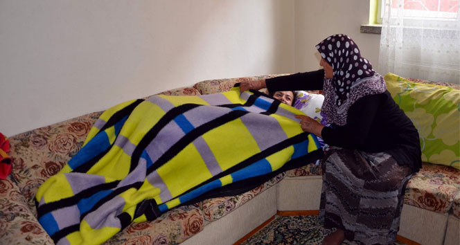 Eskişehir'de Döne Balı'nın Yatalak Durumda Olmasının Ardından Annesi Sehide Sarı'nın Yaşadığı Zorluklar