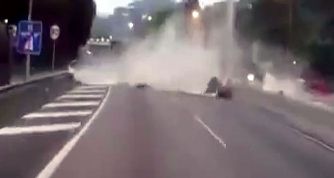 Aksaray Merkez'de Aşırı Hız ve Dikkatsizlik Sonucu Kamyon Kaza Yaptı