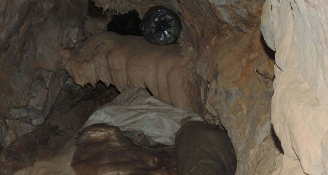 Hakkari Şemdinli'de Mağara İçerisinde Çok Sayıda Silah ve Mühimmat Ele Geçirildi