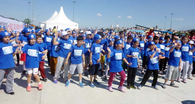 İstanbul Maltepe'de İlk Kez Düzenlenen Çocuk Maratonuna 7 Bin Çocuk Katıldı