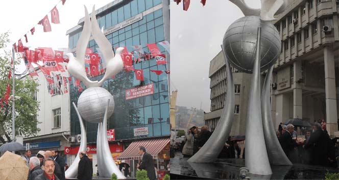 Zonguldak'ta Yerine Konulan Özgürlük Heykeli İçin Tepkiler Yükseliyor