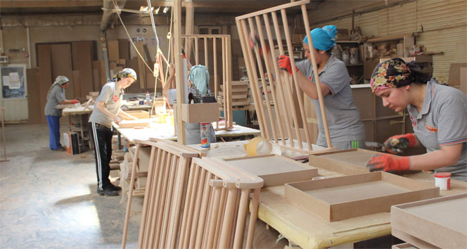 Aydın'da Anneler Günü Kutlamalarında Anneler İş Bulmanın Sevinciyle Mutlu