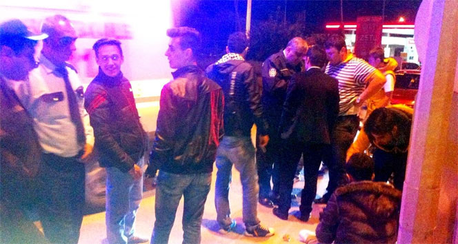 Balıkesir Erdek'te Benzin İstasyonu Önünde Trafik Kazası: 2 Yaralı