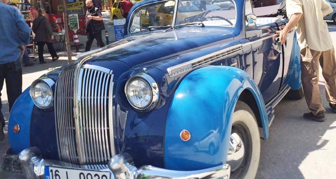 Bursa'da Klasik Otomobil Sahipleri Hafta Sonunu Değerlendirdi