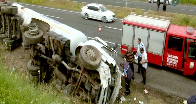 Şanlıurfa Siverek'te LPG Yüklü Tankerin Devrilmesi Sonucu Sürücü Yaralandı