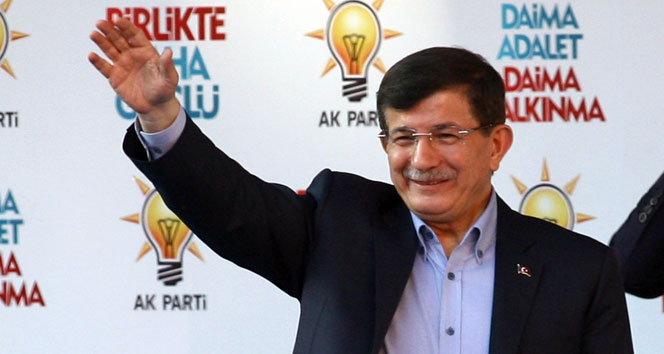 Ahmet Davutoğlu, Şanlıurfa'daki Süleyman Şah Türbesi'ni Ziyaret Etti