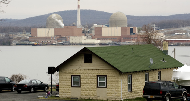 New York'taki Nükleer Santral Trafo Patlamasında Yangın Çıktı