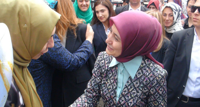 Sare Davutoğlu, Şanlıurfa'da Kimsesiz Çocuklar ve Halıcılık Kursunu Ziyaret Etti