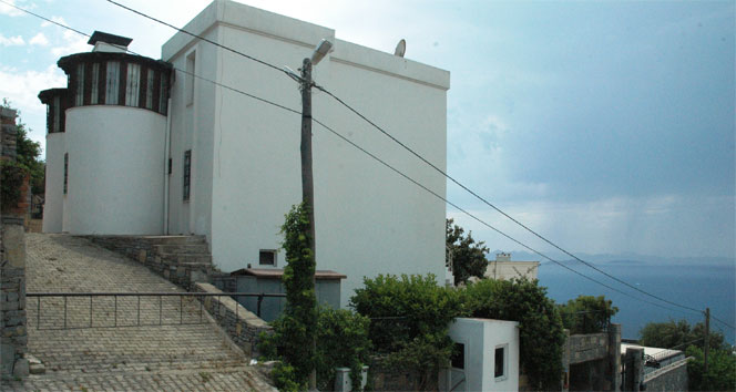 Bodrum'daki Kenan Evren'in Evinin Önünde Derin Bir Sessizlik Hakim