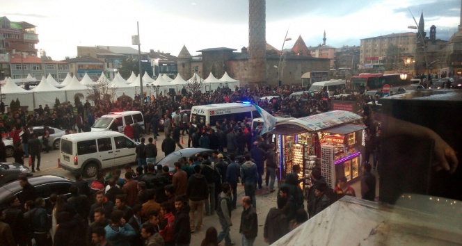 Erzurum Yakutiye'de HDP Seçim Otobüsüne Saldırı Gerçekleşti