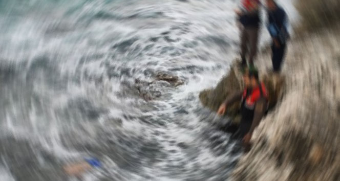 Düzce Aziziye Mahallesi'nde Dereye Düşen Kardeşini Kurtarmak İsterken 2 Kız Kardeş Suya Kapıldı