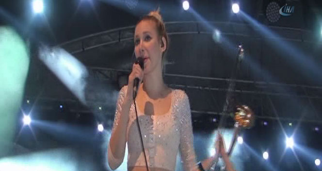 Karaman'da 738. Türk Dil Bayramı Kapsamında Gökçe Konser Verdi