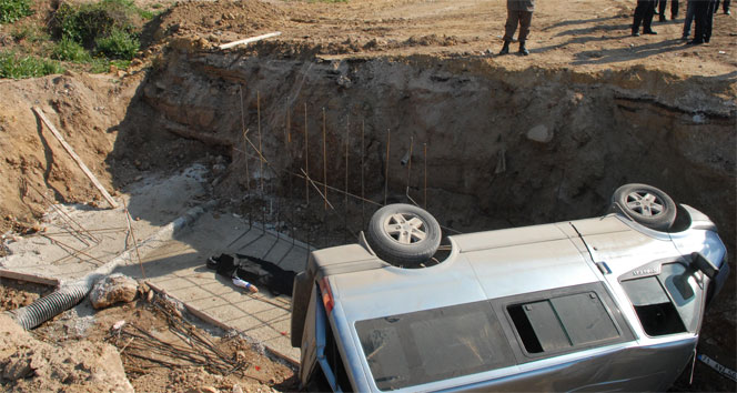 Kırıkkale Bahşılı'da Öğrenci Servisinin Su Kanalına Düşmesi Sonucu 1 Ölü, 5 Yaralı