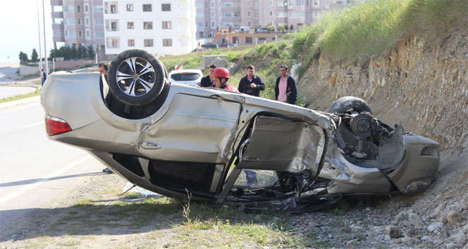 Samsun Atakum'da Öğrenci Servisi ile Otomobil Çarpıştı, 5 Yaralı