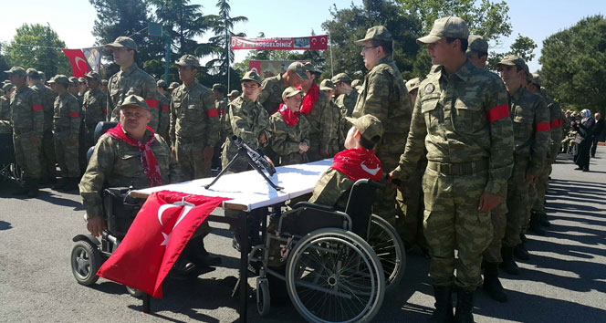 İstanbul Eyüp'te Engelli Vatandaşlar Bir Günlük Askerlik Yaparak Vatan Borçlarını Ödediler