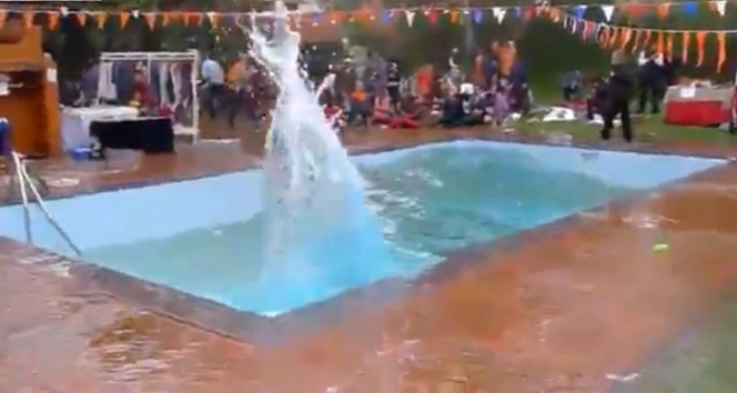 Nepal'de 25 Nisan'da Meydana Gelen 7.8 Büyüklüğündeki Depremde 7 Bin 700 Kişi Hayatını Kaybetti