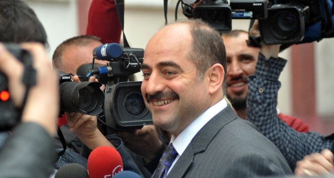 Zekeriya Öz, İhraç Edilmesine Sosyal Medyadan Tepki Gösterdi