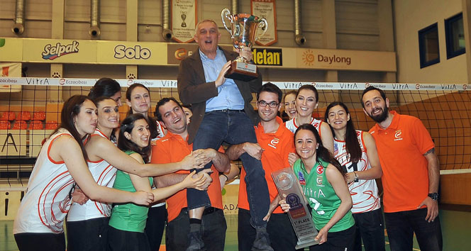 İstanbul'da Eczacıbaşı VitrA'nın Antrenörü Ciovanni Caprara, Türk voleybolunun sürekli geliştiğini ifade etti