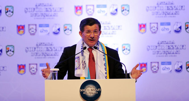 Ankara'da Şoför Esnafı Buluşması'nda Başbakan Davutoğlu, Melih Gökçek’e Taksi ve Dolmuş Durakları İçin Teşekkür Etti