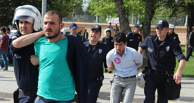 Gaziantep Üniversitesi'nde Karşıt Görüşlü Öğrenciler Arasında Kavga Çıktı