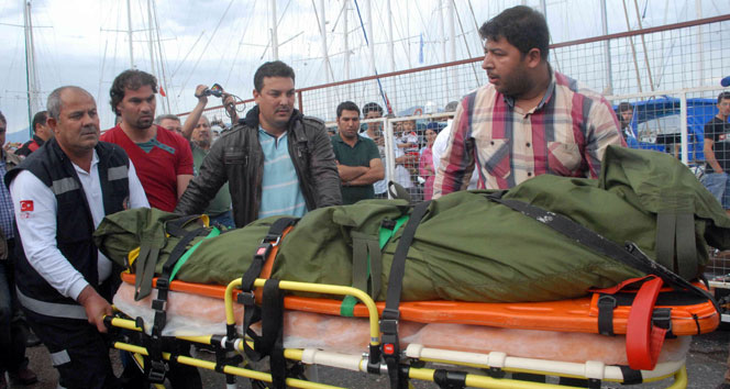 Fethiye Limanı’na İlker Büyükdere’nin Cenazesi TCSG-83 Botu ile İndirildi