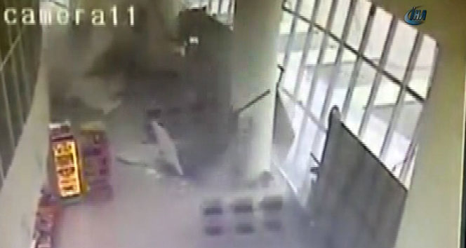 Burdur'da Şehirlerarası Otobüs Terminalinin Tavanı Çöktü, Yaralanan Yok