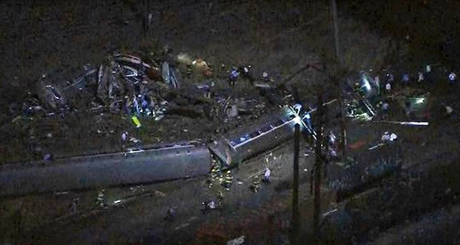 Philadelphia'da Raydan Çıkan Yolcu Treninde 6 Ölü, 146 Yaralı