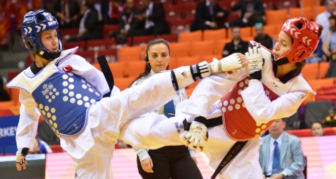 Chelyabinsk'te Türkiye'yi Temsil Eden Rukiye Yıldırım ve Berkay Akyol Madalya İmkanını Yitirdi