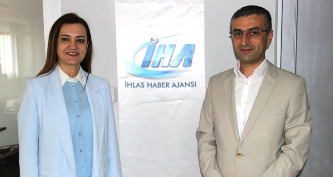 İzmir'de Nükhet Hotar, Akşener'e Yapılan İddiaları Kınadı